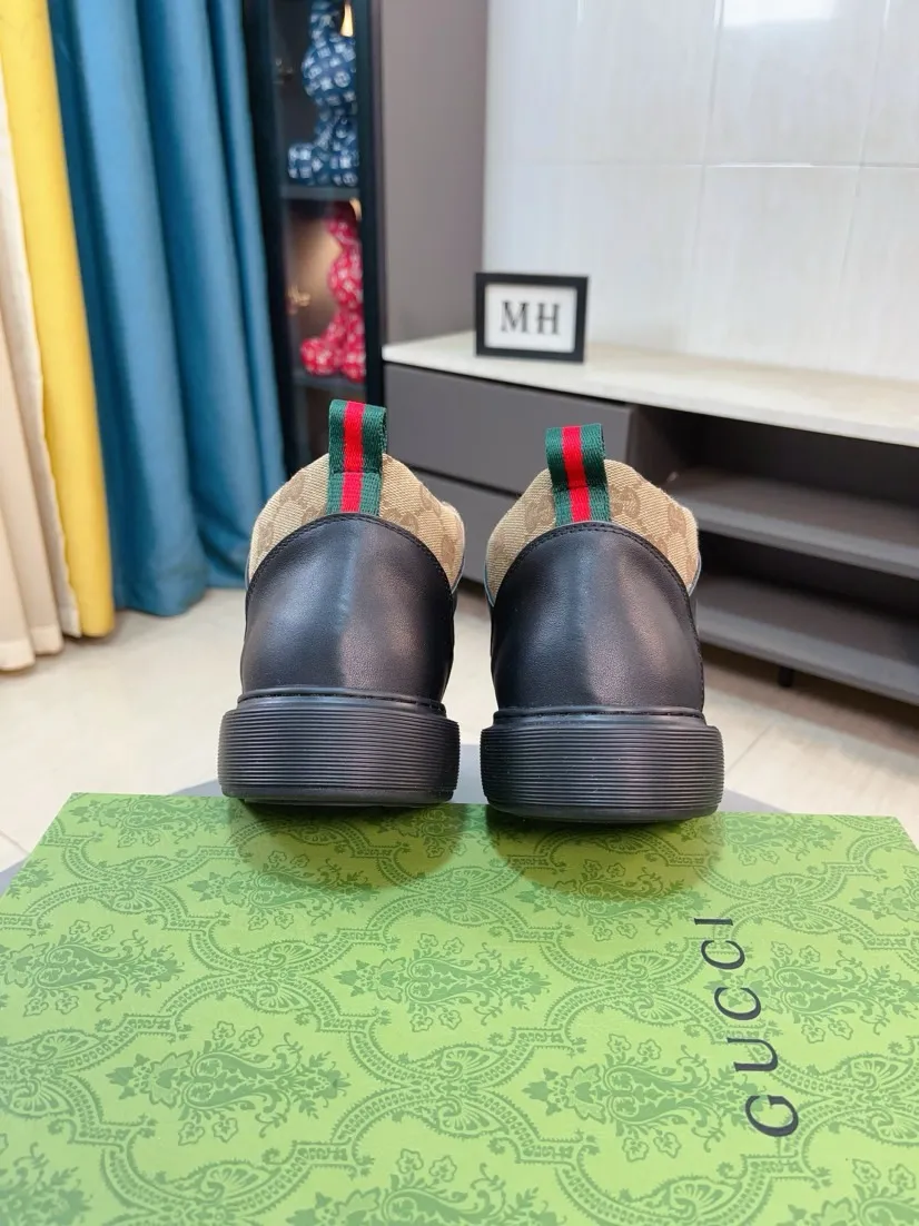 Men's shoes 💰458🌸🌸[GUCCI] Gucci's new spring and summer slip-on loafers with cartoon characters, Fendi F's low-top trendy men's shoes, 😈The upper is made of Italian 🇮🇹 imported sheep suede with Lafayette embroidered leather, full pigskin lining, original rubber non-slip outsole! The style is high-profile and elegant, and the upper is versatile and fashionable. 🇱🇾🇱🇾A large number of ready-made and reposted pictures will be sold! 38-44,